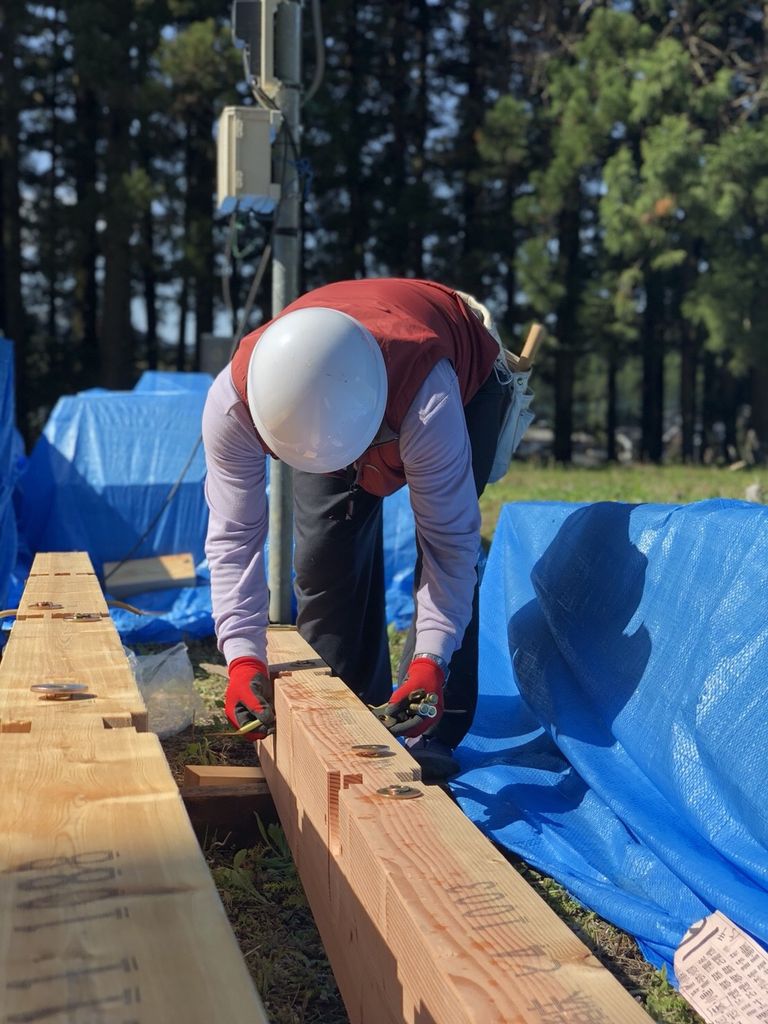 0D5B39DF-1573-4B21-B32D-CB2565D1D034